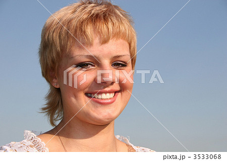 girl face sky girl face sky 3533068