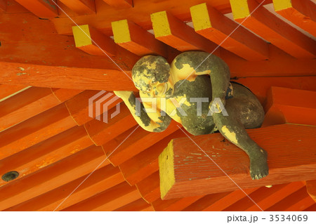 軒を支える力士像 3534069