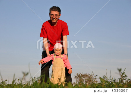 father with baby 3536097