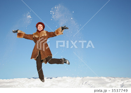 winter happy girl 3537749