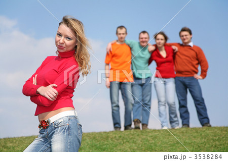 girl and friends 3538284