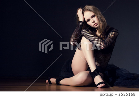 Pensive woman 3555169