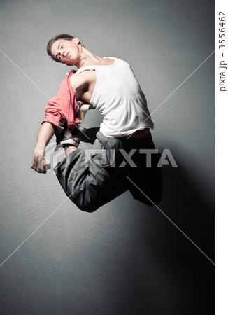 Young man jumping 3556462