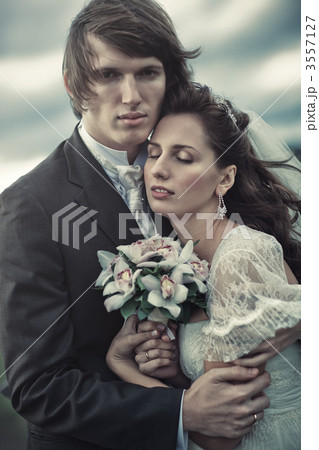 Wedding couple portrait Wedding couple portrait 3557127