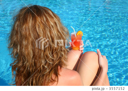 woman coctail water woman coctail water 3557152