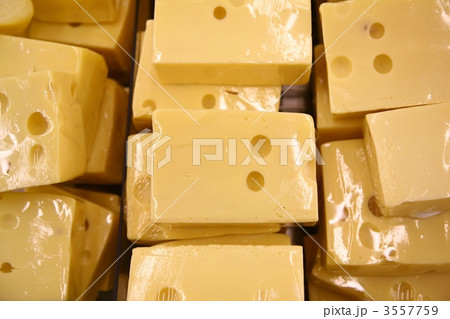 pieces of cheese 3557759