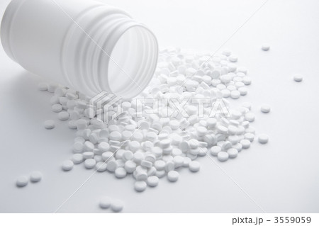 Lots of pills 3559059