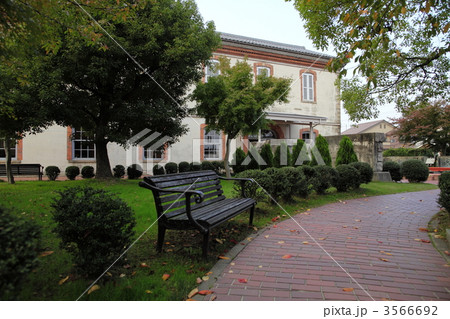 旧長浜駅舎と洋風庭園 3566692