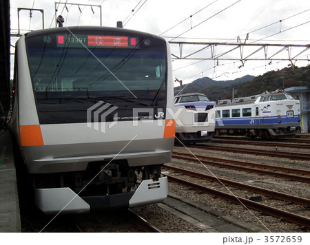 中央線233系 いろどり彩485系 イルカ485系 高尾駅 中央線233系 いろどり彩485系 イルカ485系 高尾駅 3572659