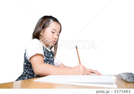 勉強する女の子 3575863