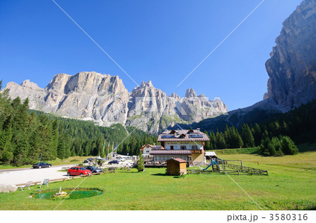 イタリア　ドロミティ　セッラ山塊 3580316