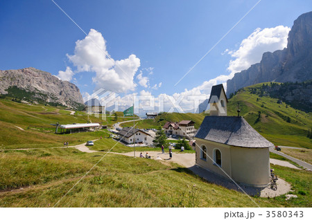 イタリア　ドロミティ　ガルデーナ峠 3580343