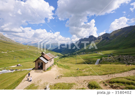 イタリア　ドロミティ　ポルドイ峠 3580402