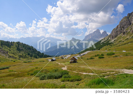 イタリア　ドロミティ　ポルドイ峠 3580423