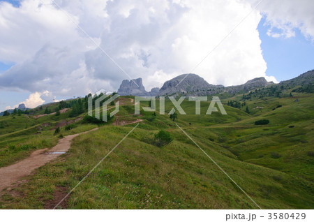 イタリア ドロミティ ファルツァレーゴ峠 イタリア ドロミティ ファルツァレーゴ峠 3580429