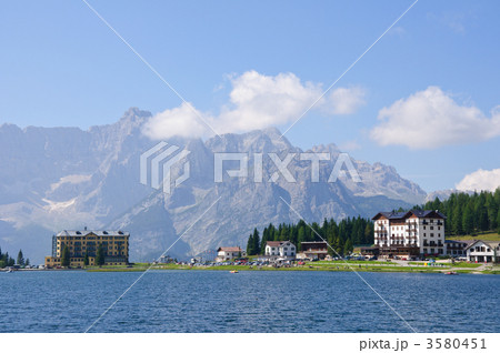 イタリア　ドロミティ　ミズリーナ湖 3580451