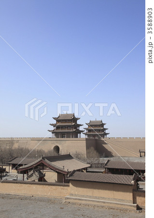 嘉峪関関城の遊撃将軍府と柔運楼と嘉峪関楼 嘉峪関関城の遊撃将軍府と柔運楼と嘉峪関楼 3588903