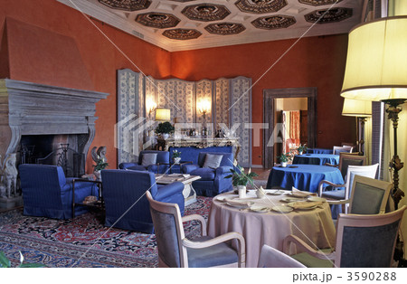 イタリア　高級ホテルのロビー 3590288