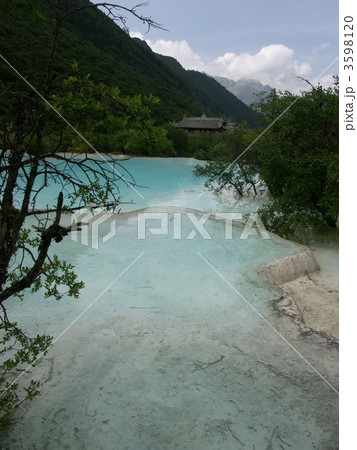 黄龍　五彩池と黄龍寺 3598120