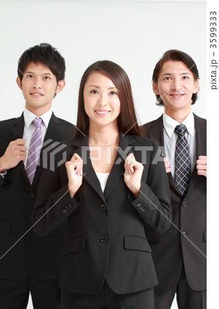 ビジネスイメージ（３人） 3599333