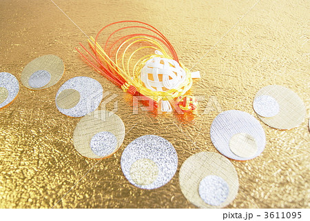 金紙に水引亀の子・下向き斜め俯瞰横位置 3611095