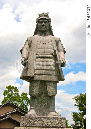 坂本城址公園に立つ「明智光秀」の像（滋賀県大津市下阪本）の写真素材