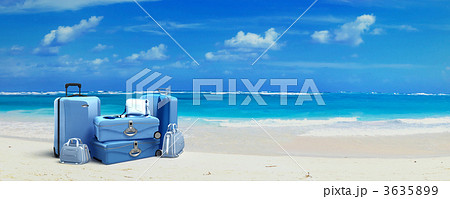 Luggage at the beach 3635899
