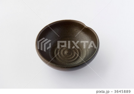3645889