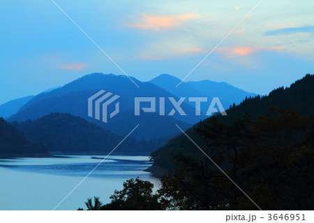 九頭竜湖の日の入り 九頭竜湖の日の入り 3646951