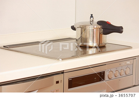 圧力鍋のあるキッチン 3655707