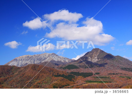 鬼女台より見る紅葉の大山と烏ヶ山 鬼女台より見る紅葉の大山と烏ヶ山 3656665