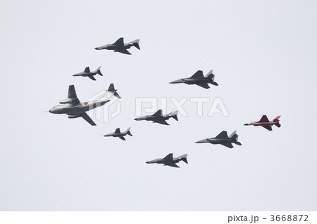 航空自衛隊岐阜航空祭名物異機種編隊飛行 3668872