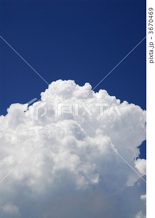 にゅうどうぐも にゅうどう雲 雄大雲の写真素材
