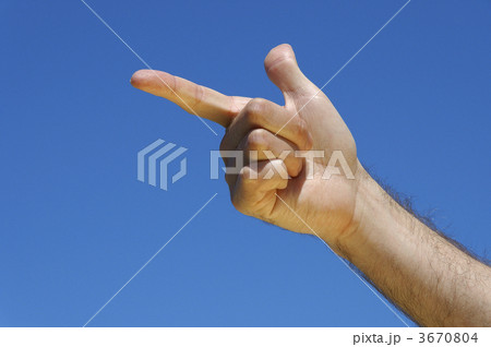 hand as a gun 3670804