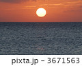 3671563