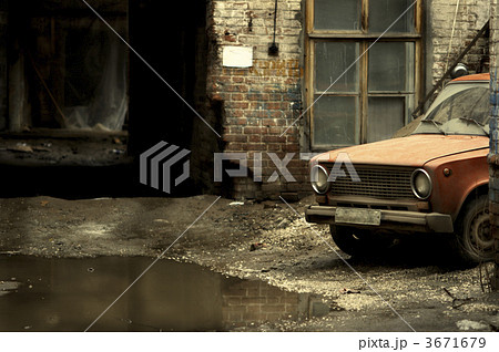 yard with old car 3671679
