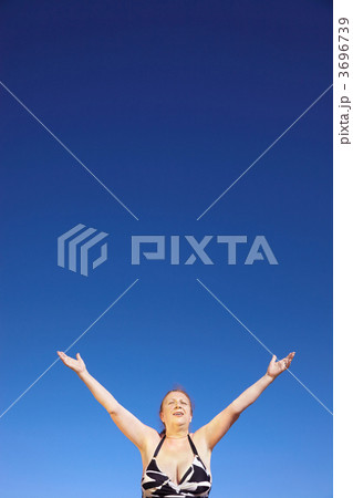 senior woman relax 3696739