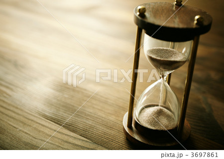 hourglass 3697861