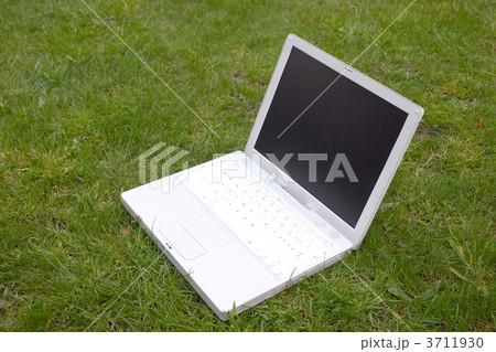 white laptop 3711930