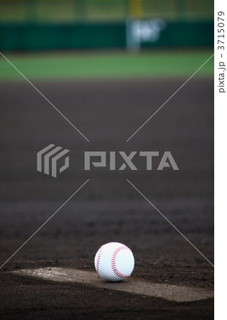 投球板とボールの写真素材