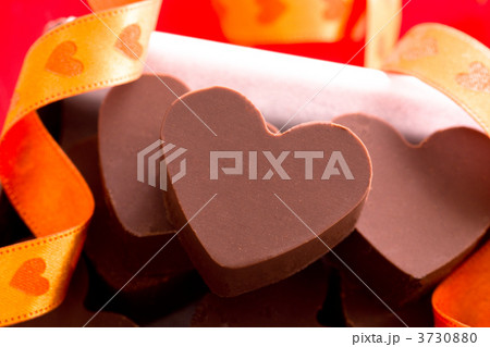 バレンタインのハート型チョコの写真素材