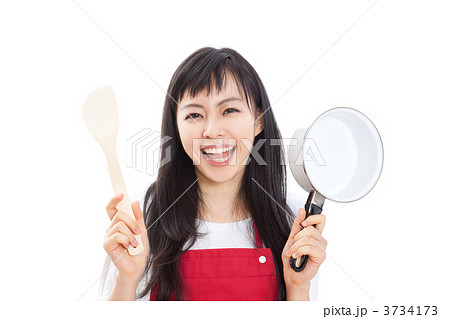 料理をする女性 料理をする女性 3734173