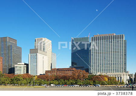 丸の内のビル群 3738378