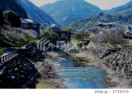 砥部町 衝上断層 3739470