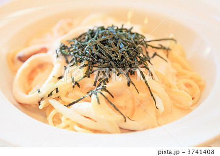 イカとエビの明太子クリームソースパスタ イカとエビの明太子クリームソースパスタ 3741408
