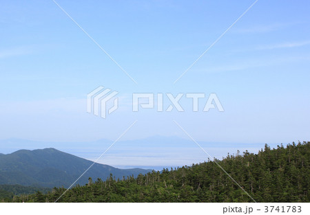 知床峠から見た国後島・羅臼山 知床峠から見た国後島・羅臼山 3741783