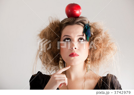 Thoughtful woman 3742979