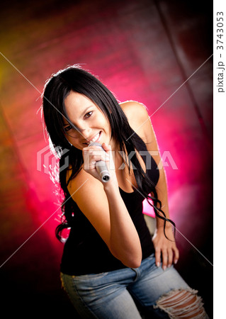 Rocker woman singing Rocker woman singing 3743053