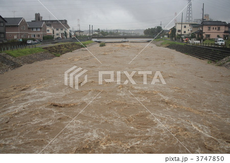 【2011 台風15号 春日井市内津川放水路】 【2011 台風15号 春日井市内津川放水路】 3747850