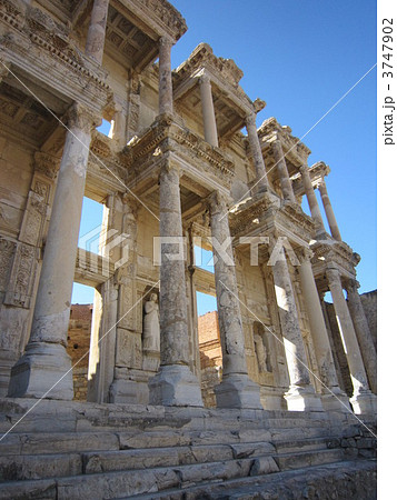 トルコ、エフェスの古代図書館(ケルスス図書館) トルコ、エフェスの古代図書館(ケルスス図書館) 3747902